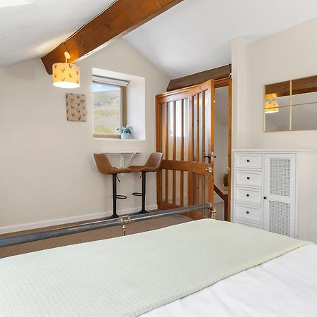 Отель Hole House Farm Милом Экстерьер фото